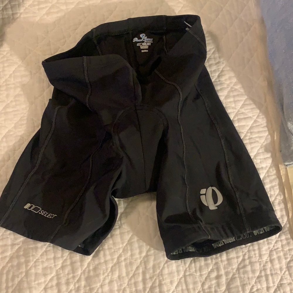 Pearl Izumi biking shorts. Excellent condition!